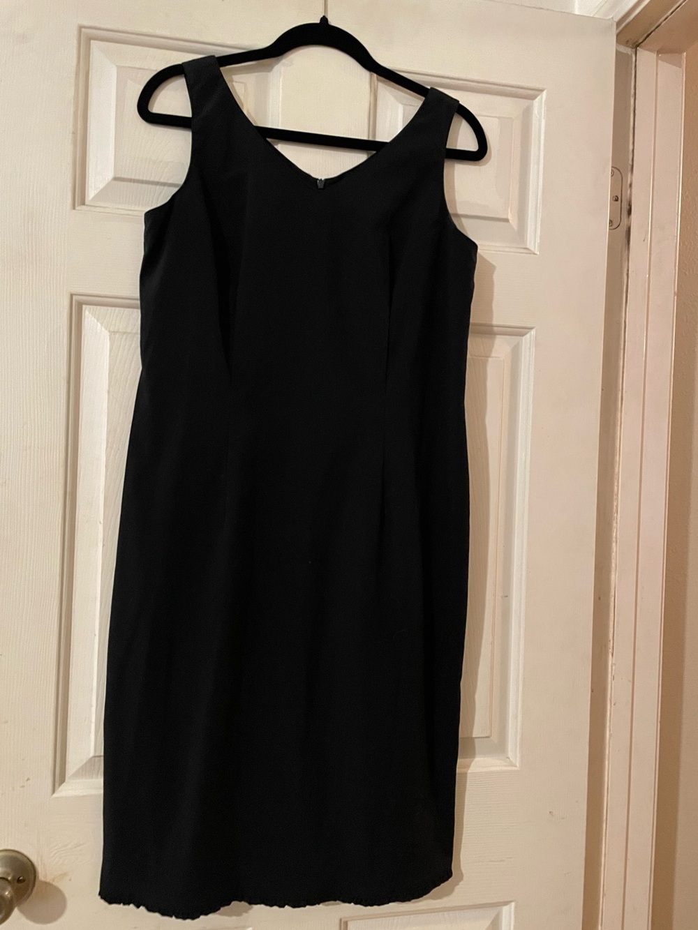 Vintage Liz Claiborne Italian Fabric Ruffle Hem Sleeveless Sheath Dress 10 Black